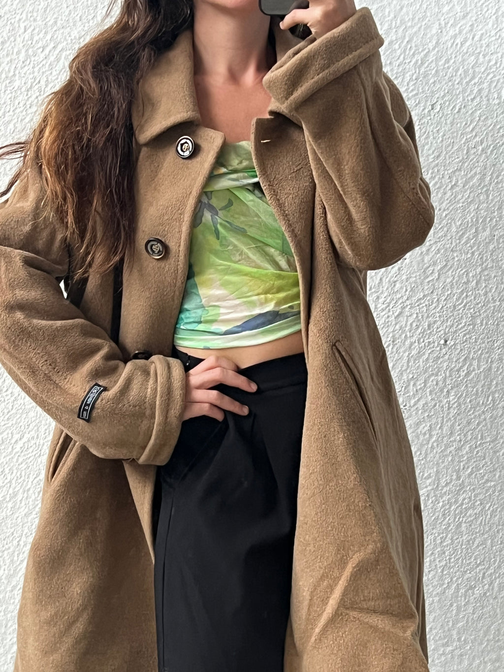 Cappotto in lana rifinito a mano
