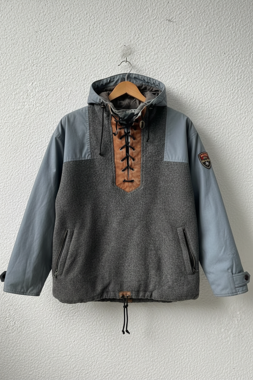 Anorak con toppa sulla destra