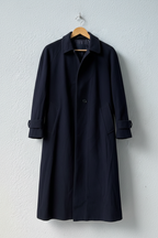 Cappotto navy balmacaan colletto camicia su gruccia