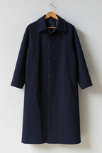 Cappotto navy raglan colletto camicia quattro bottoni su gruccia