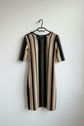 Elisabetta Franchi dress - dettaglio su sfondo neutro