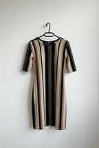 Elisabetta Franchi dress - dettaglio su sfondo neutro